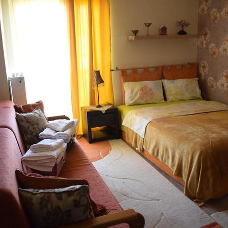 Appartamento Five Stars In Trikala Esterno foto