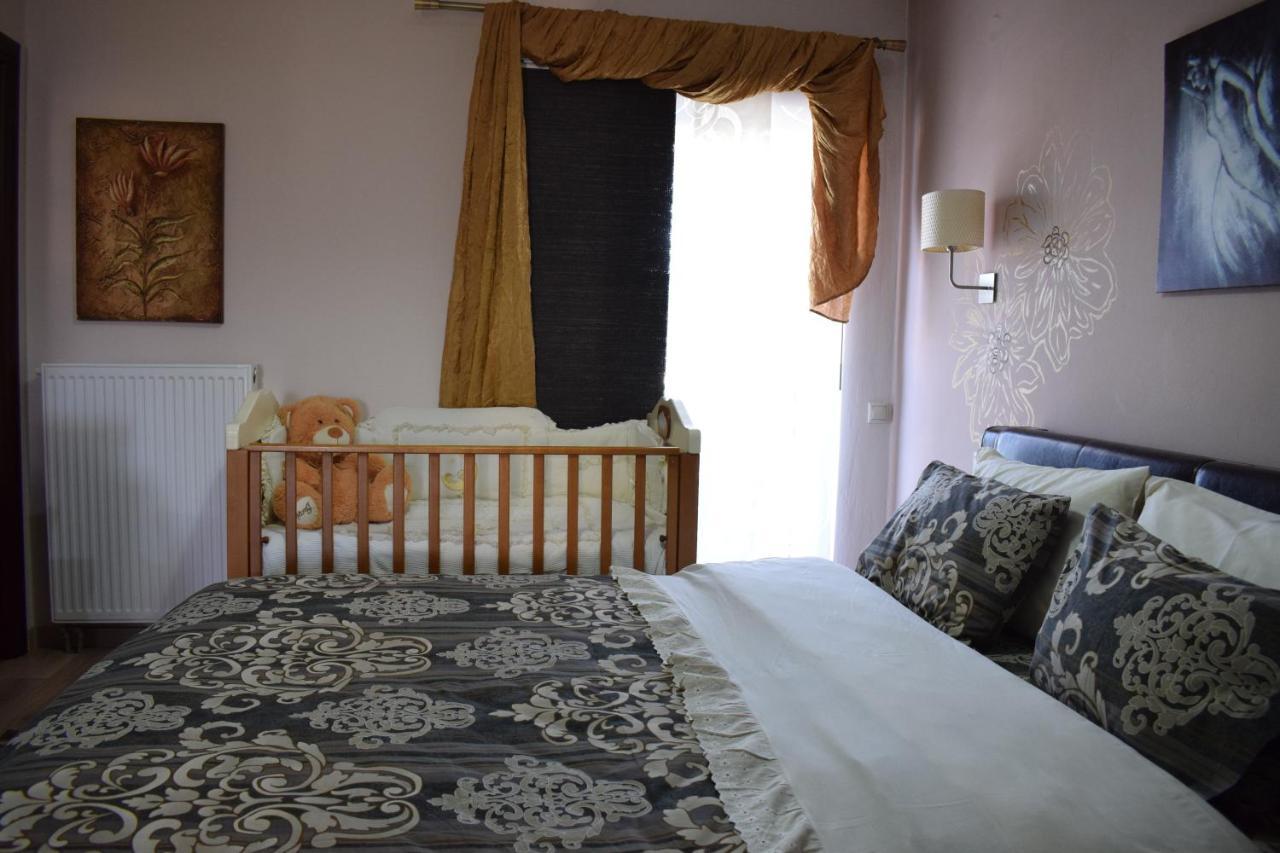 Appartamento Five Stars In Trikala Esterno foto
