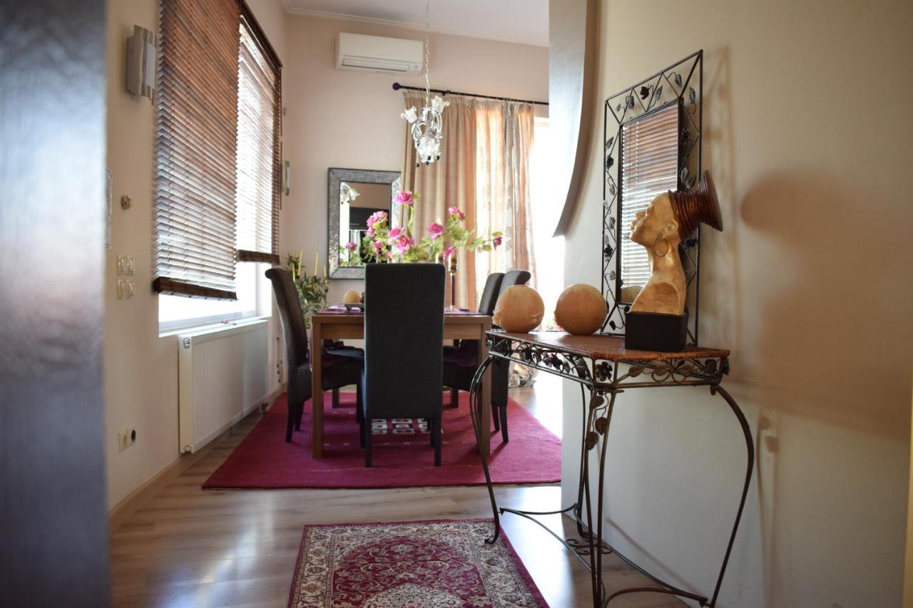 Appartamento Five Stars In Trikala Esterno foto
