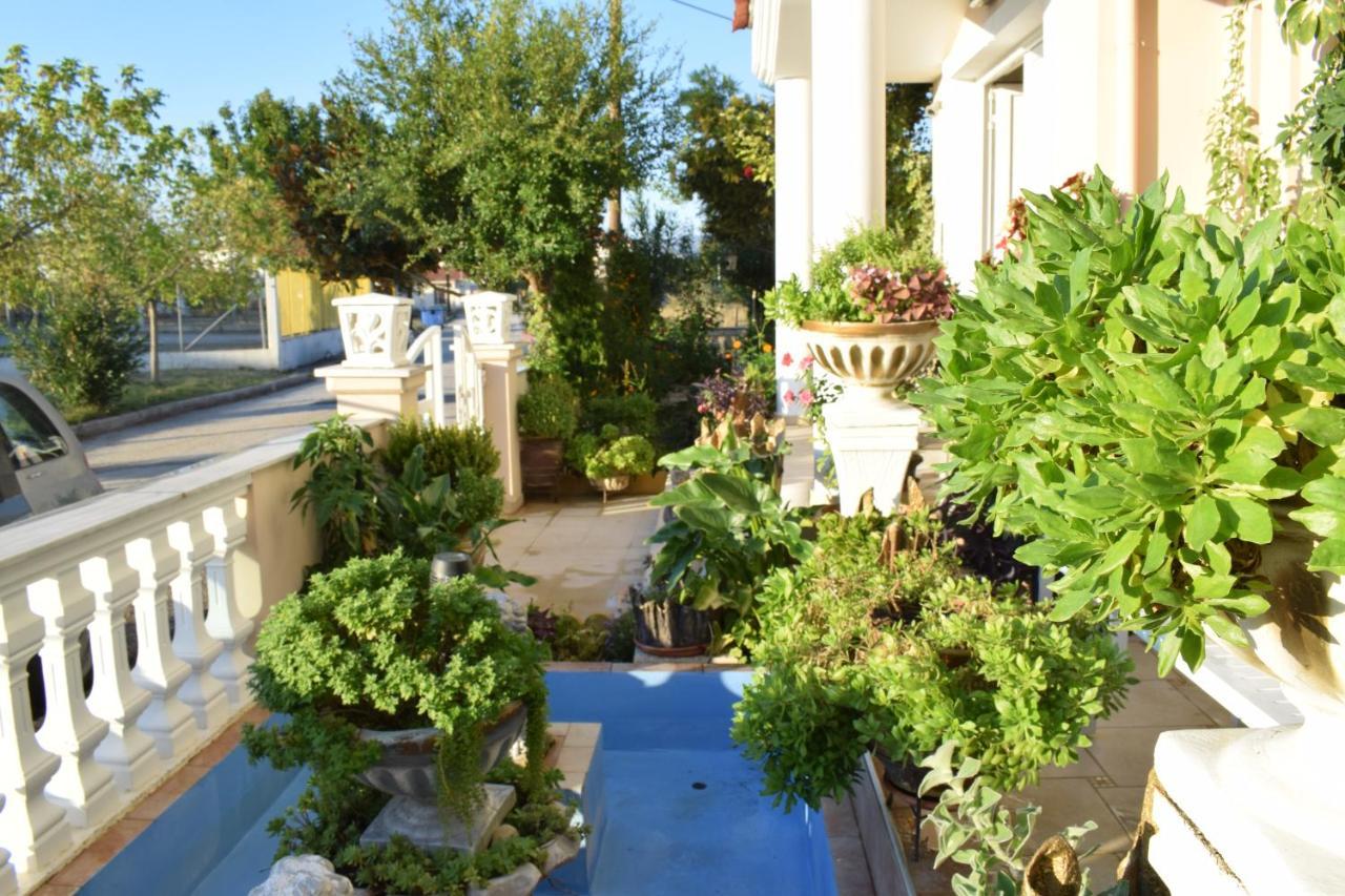 Appartamento Five Stars In Trikala Esterno foto