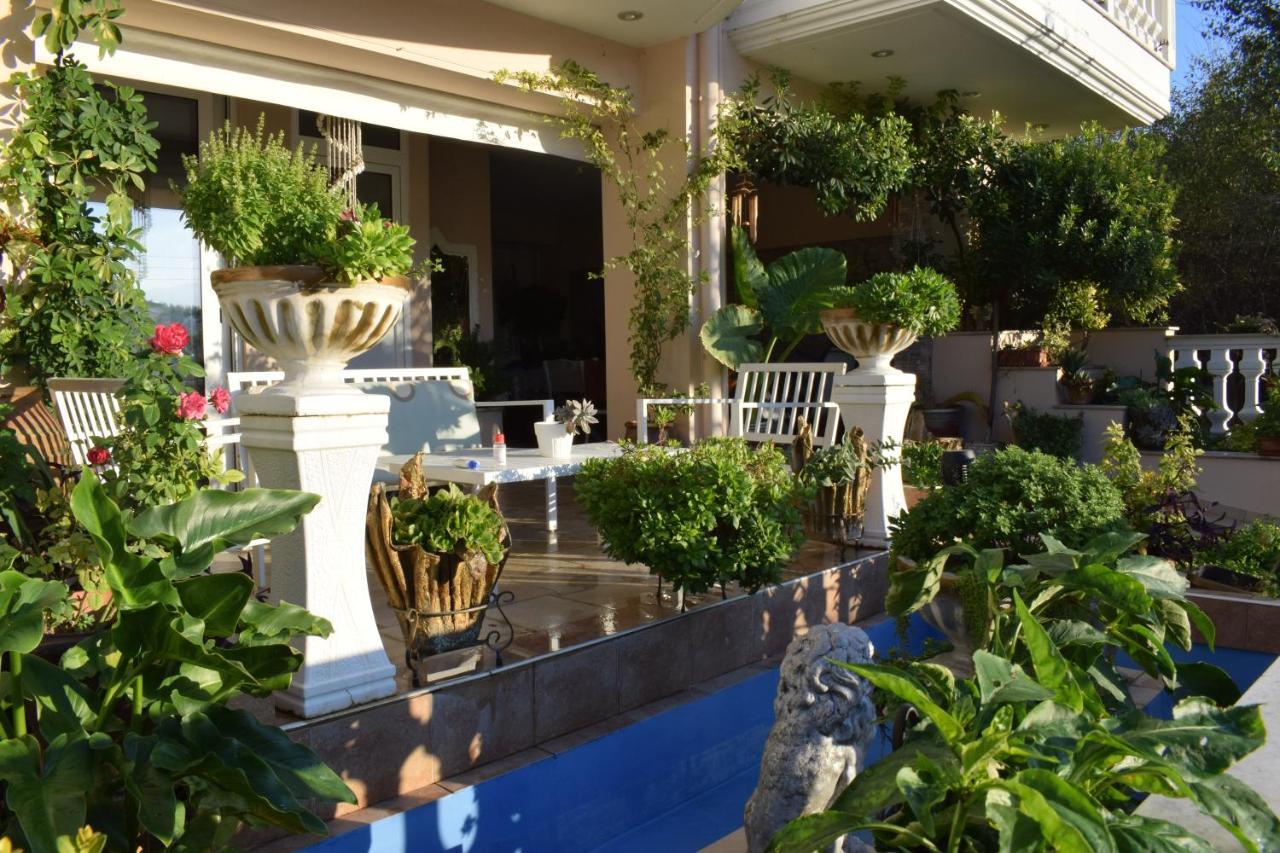 Appartamento Five Stars In Trikala Esterno foto